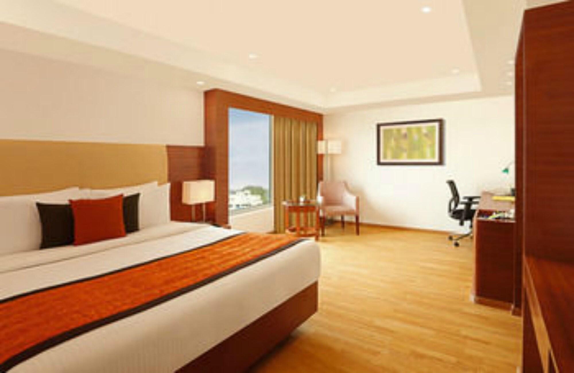Lemon Tree Hotel Shimona Chennai Exterior photo
