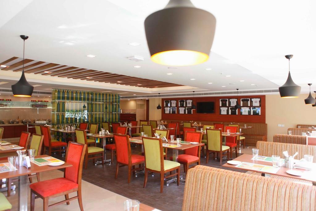 Lemon Tree Hotel Shimona Chennai Exterior photo