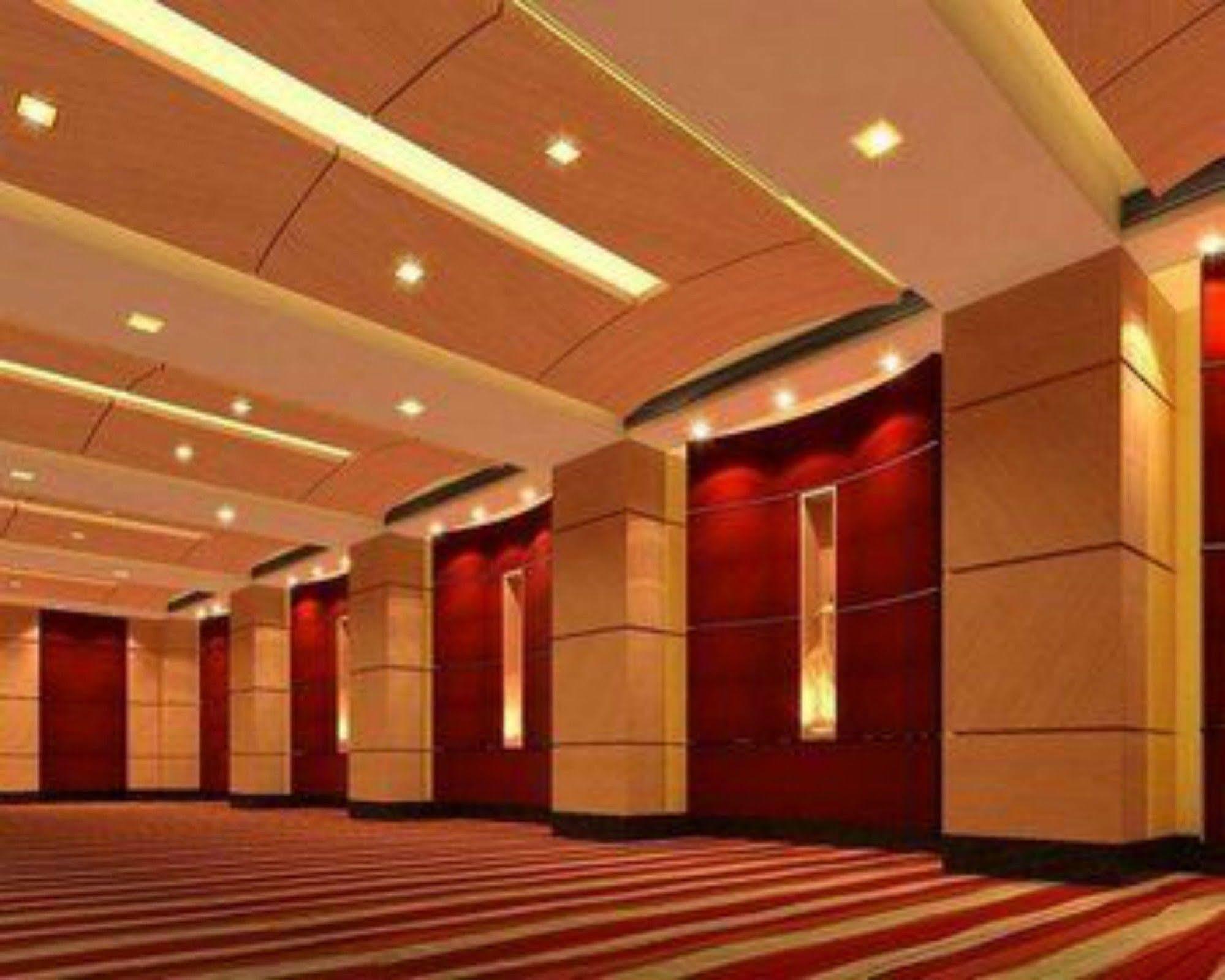 Lemon Tree Hotel Shimona Chennai Exterior photo