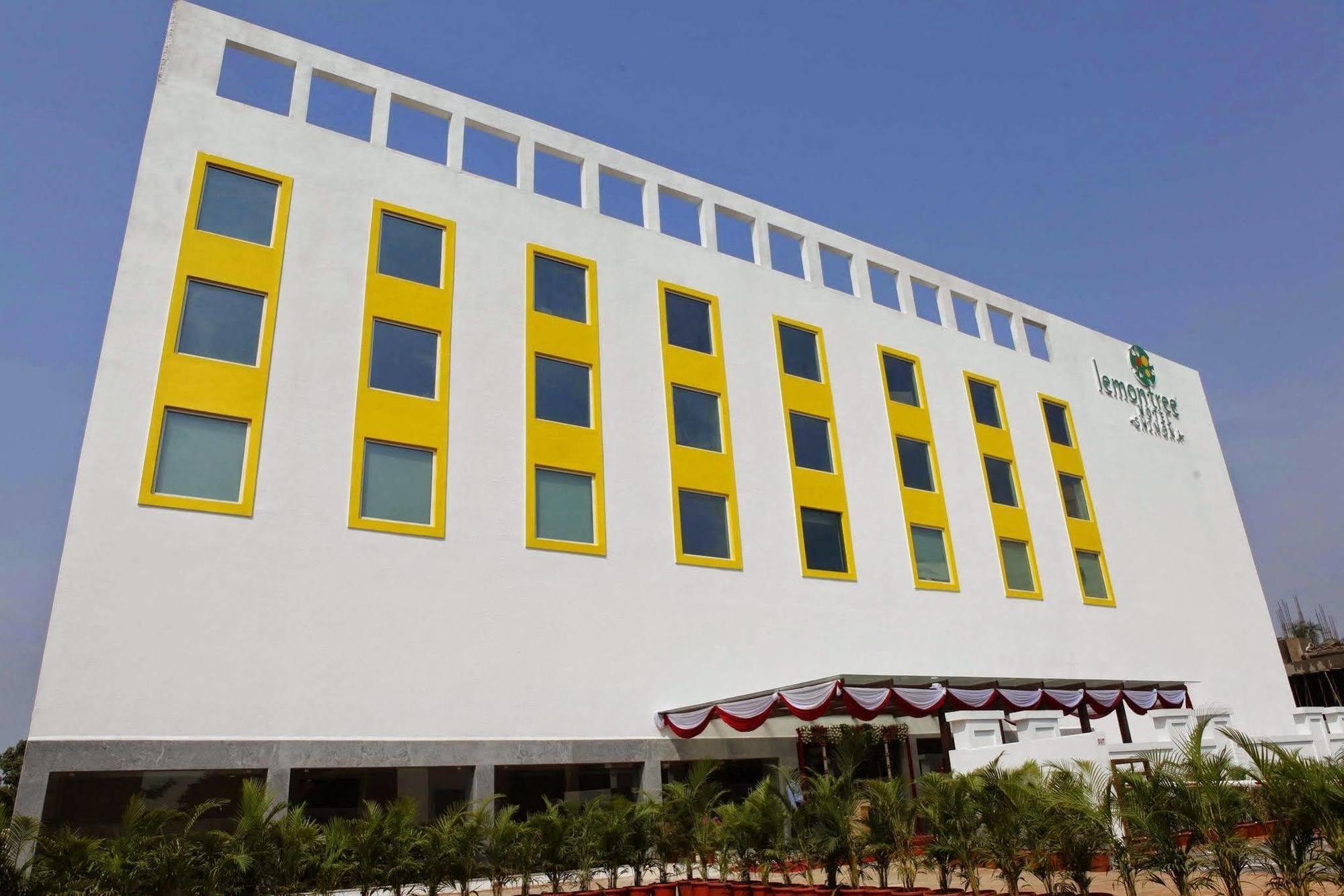Lemon Tree Hotel Shimona Chennai Exterior photo