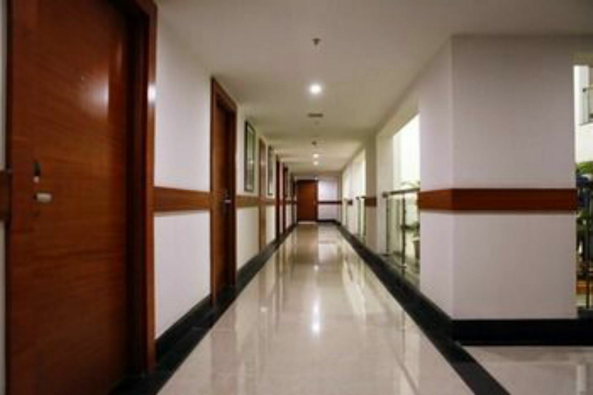 Lemon Tree Hotel Shimona Chennai Exterior photo